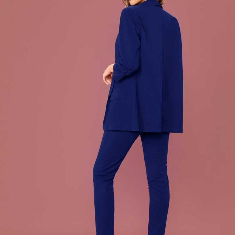 Women’s pants suit